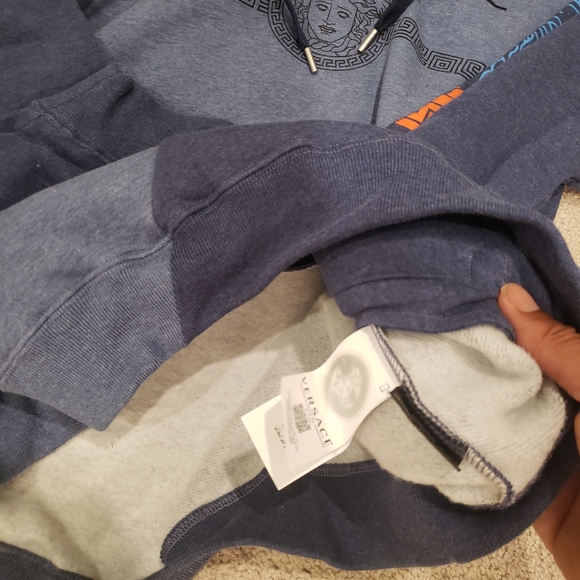 Versace mens hoodie Lg - Picture 7 of 10